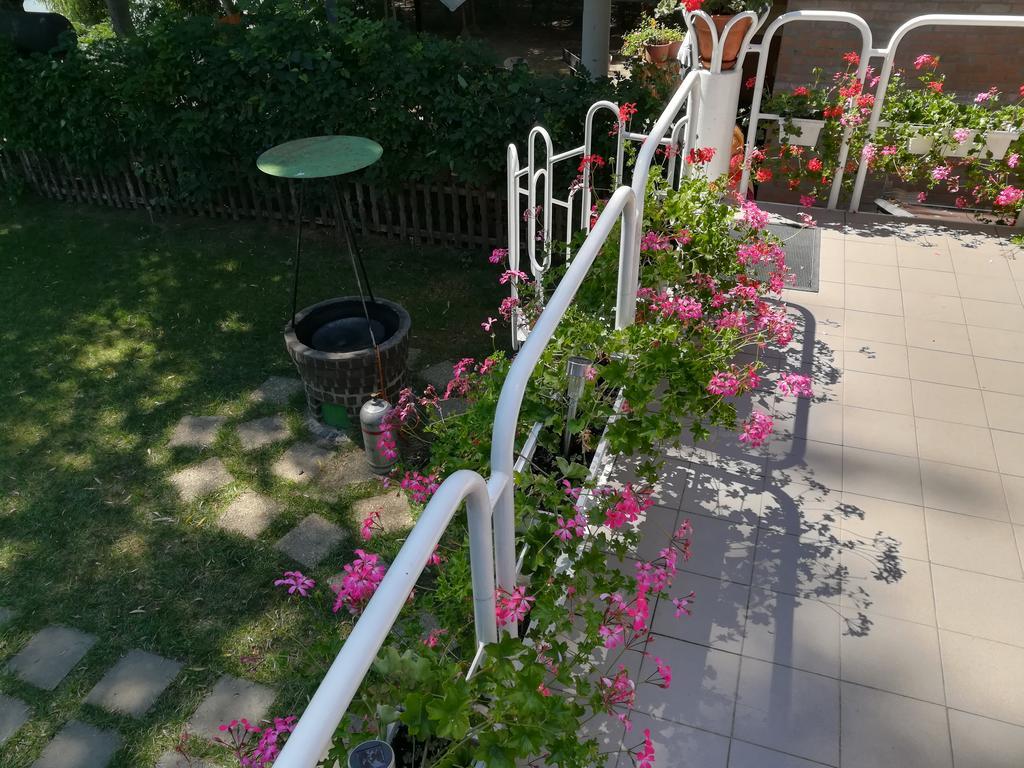 Tiszavirág Nyaralóház Szeged Exterior foto